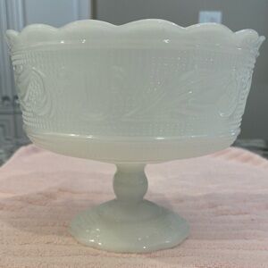 VINTAGE E.O. BRODY COMPANY MILK GLASS EMBOSSED PEDESTAL FRUIT BOWL
